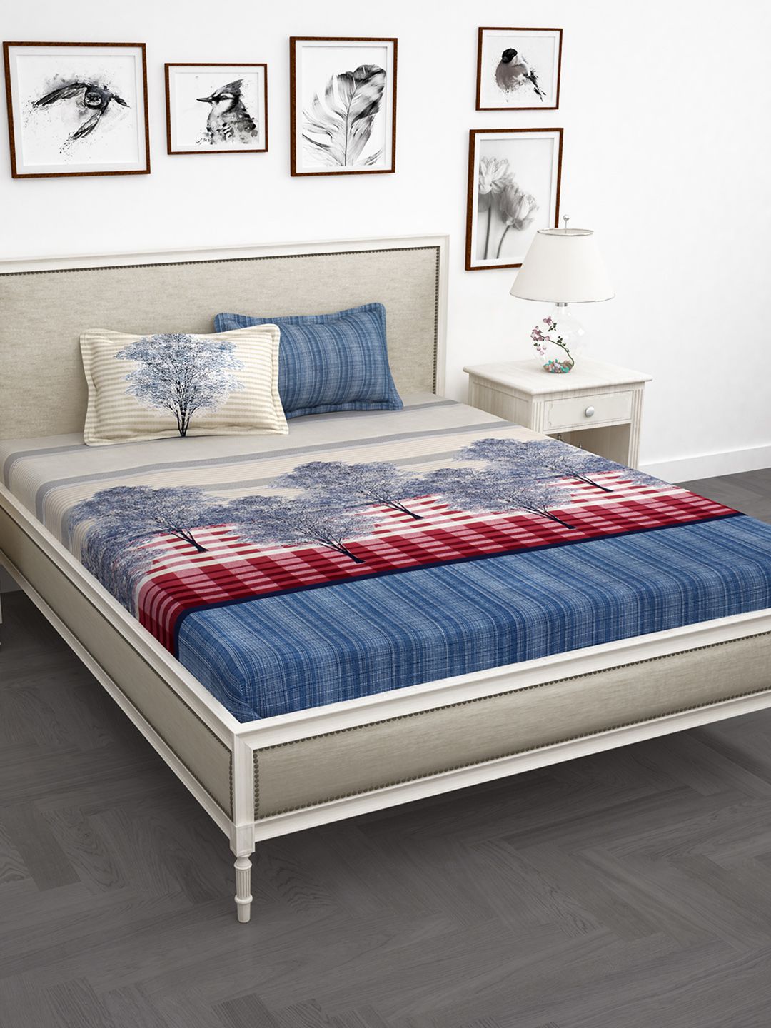 Story@home Story@home White Geometric Cotton 260 TC King Bedsheet with Pillow Covers - 106x106 In
