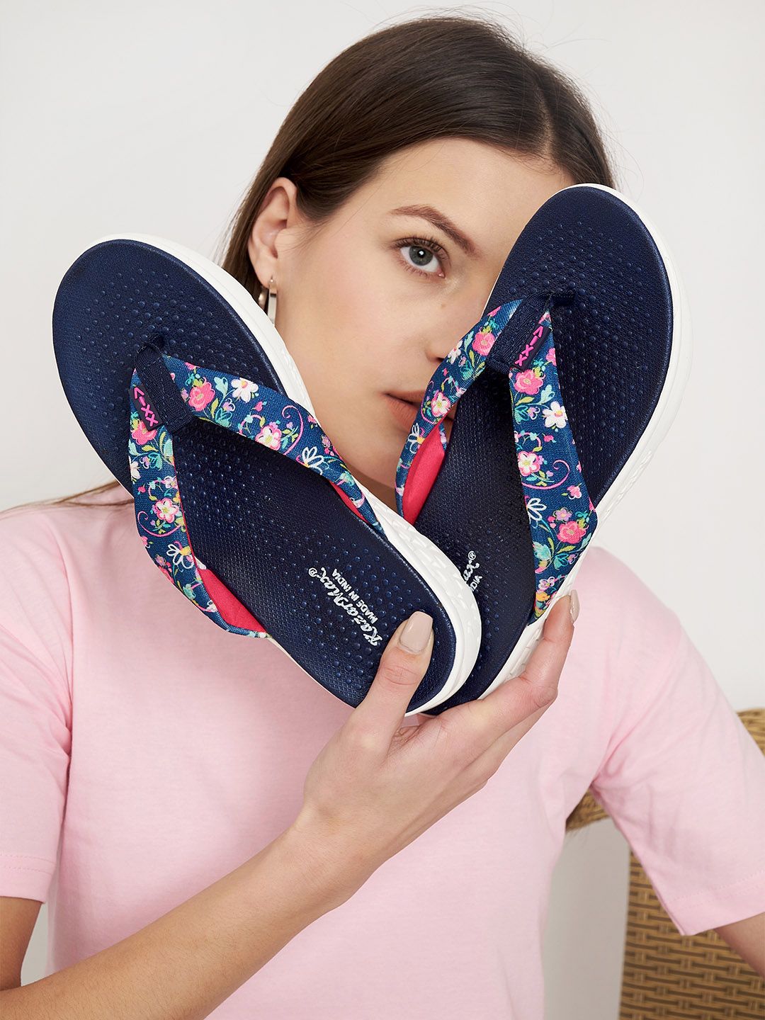 KazarMax Women Navy Blue & Pink Floral Print Thong Flip-Flops