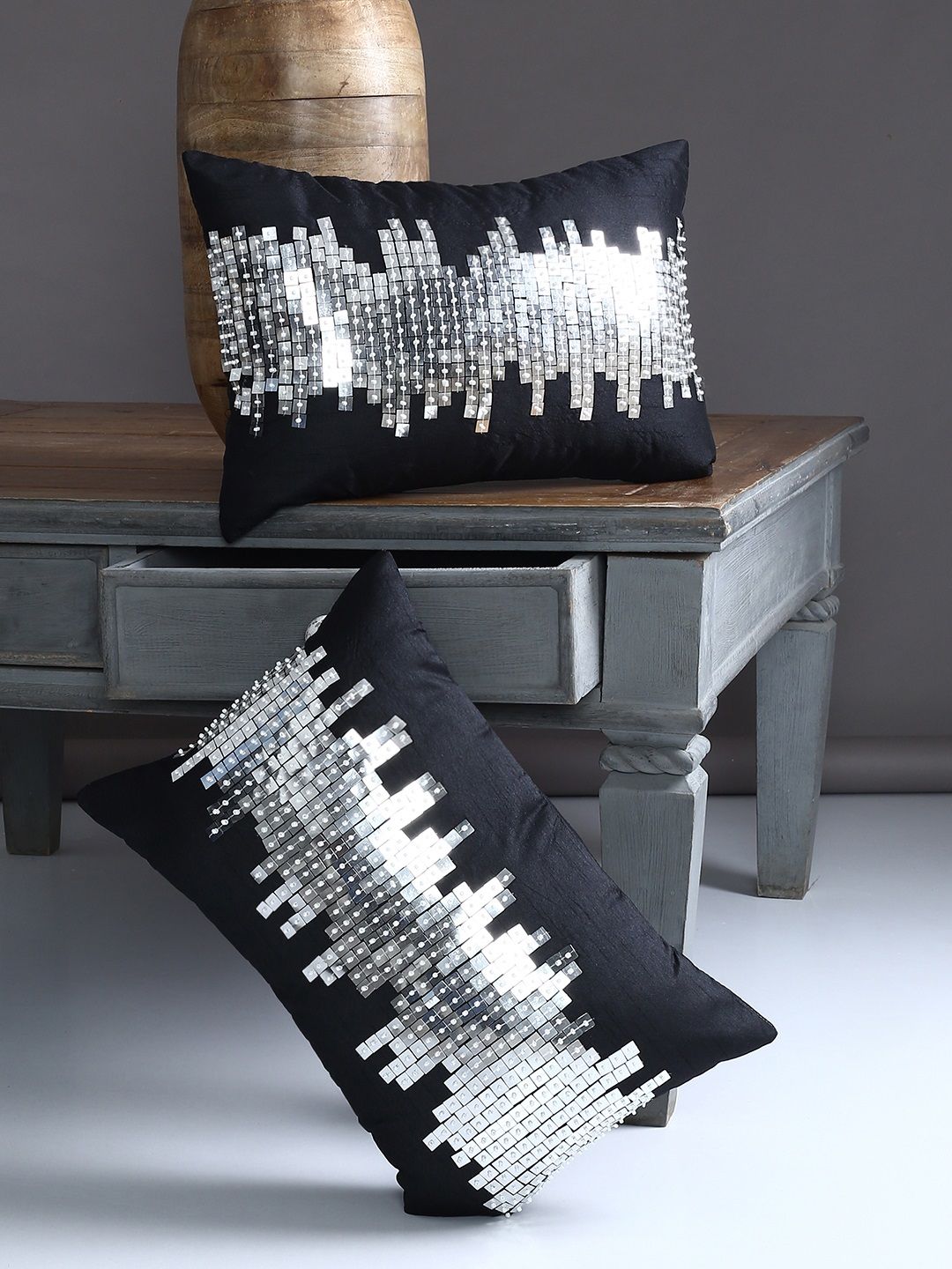 Alina decor Black & Silver-Toned Set of 2 Abstract Rectangle Cushion Covers Price in India