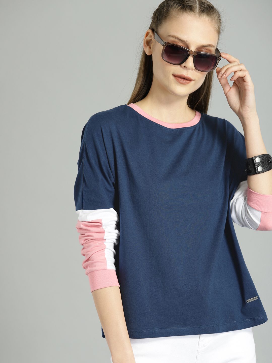 Roadster Women Navy Blue Solid Round Neck Knitted T-shirt