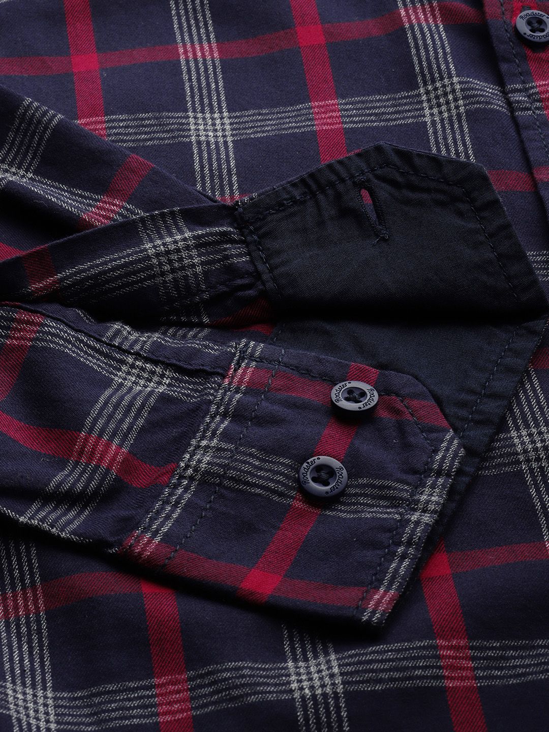 Buy Roadster Men Navy Blue & Red Regular Fit Checked Casual Shirt