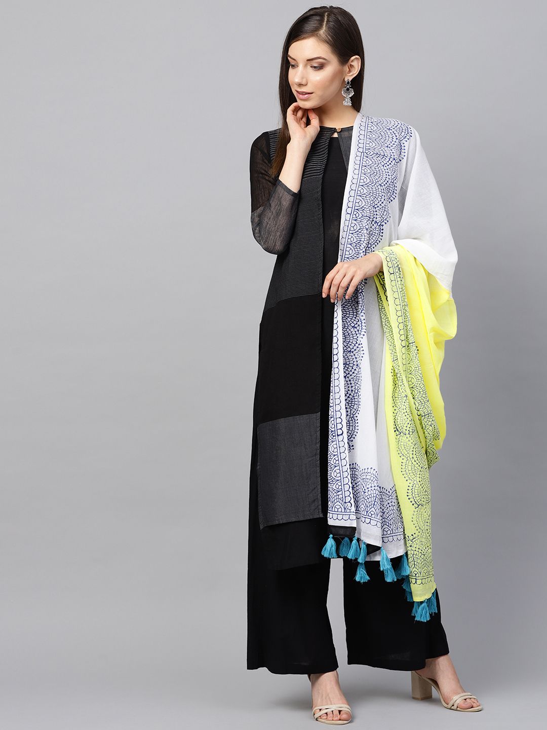 Rain & Rainbow Yellow & White Colourblocked Pure Cotton Dupatta Price in India