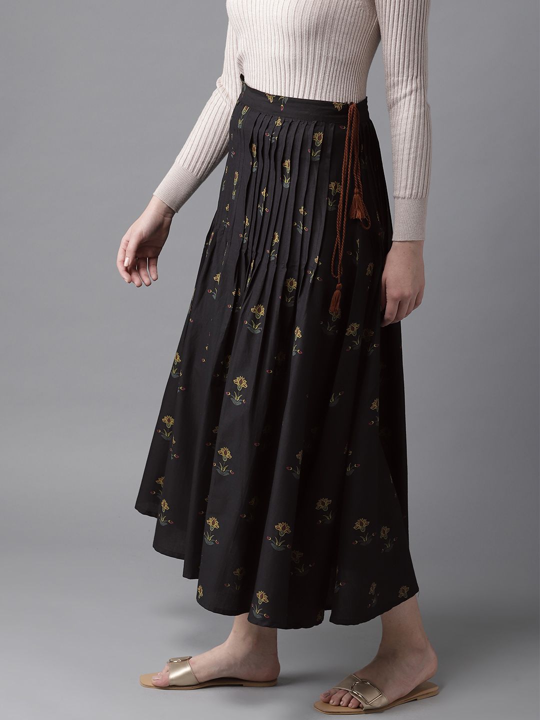 HERE&NOW Women Black & Green Printed Pleated Maxi Flared Skirt