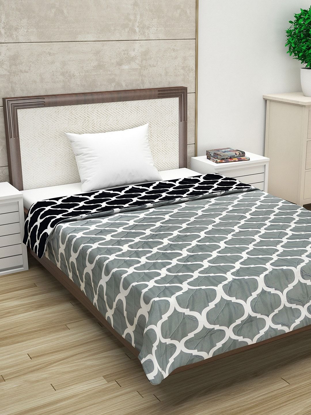 Divine Casa Grey Abstract Print Reversible Mild Winter 110 GSM Single Bed Comforter Price in India