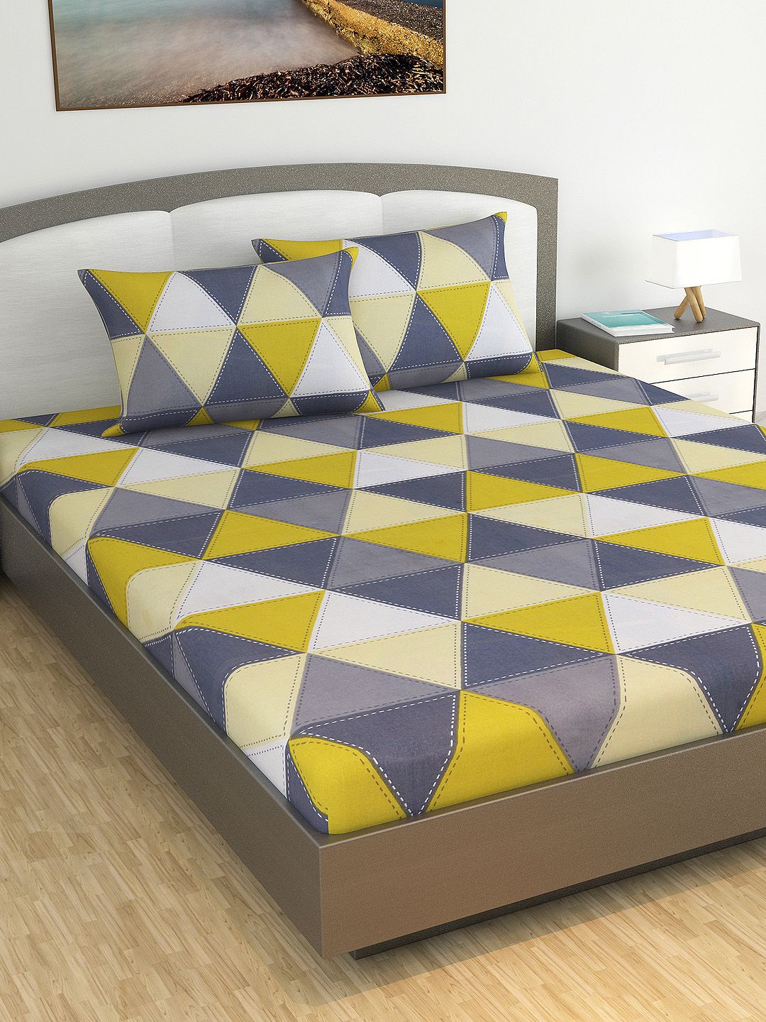 Divine Casa Multicoloured Geometric 144 TC Cotton 1 King Bedsheet with 2 Pillow Covers Price in India