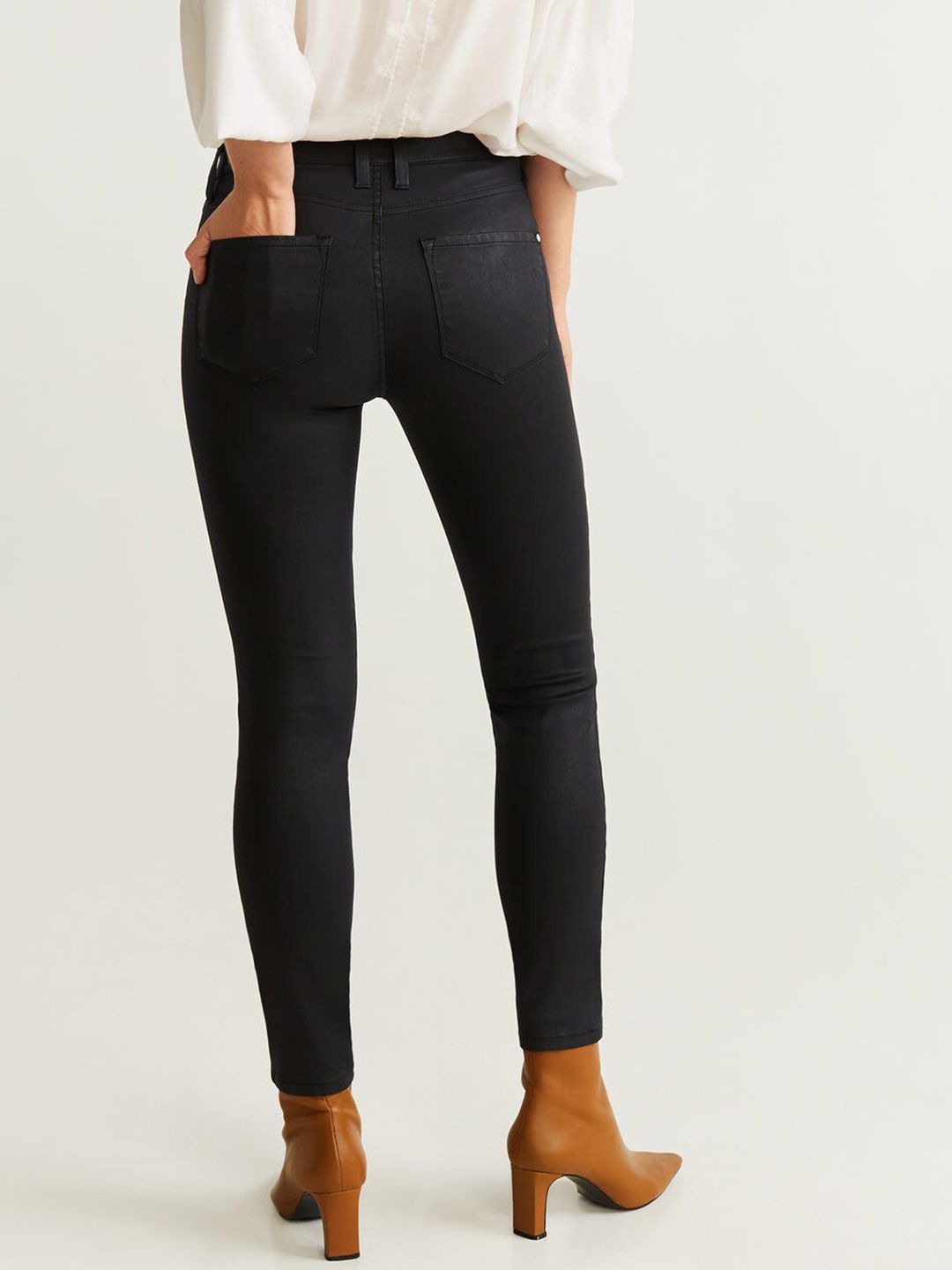 Black Skinny Fit Mid-Rise Clean Look Coated Stretchable Jeans