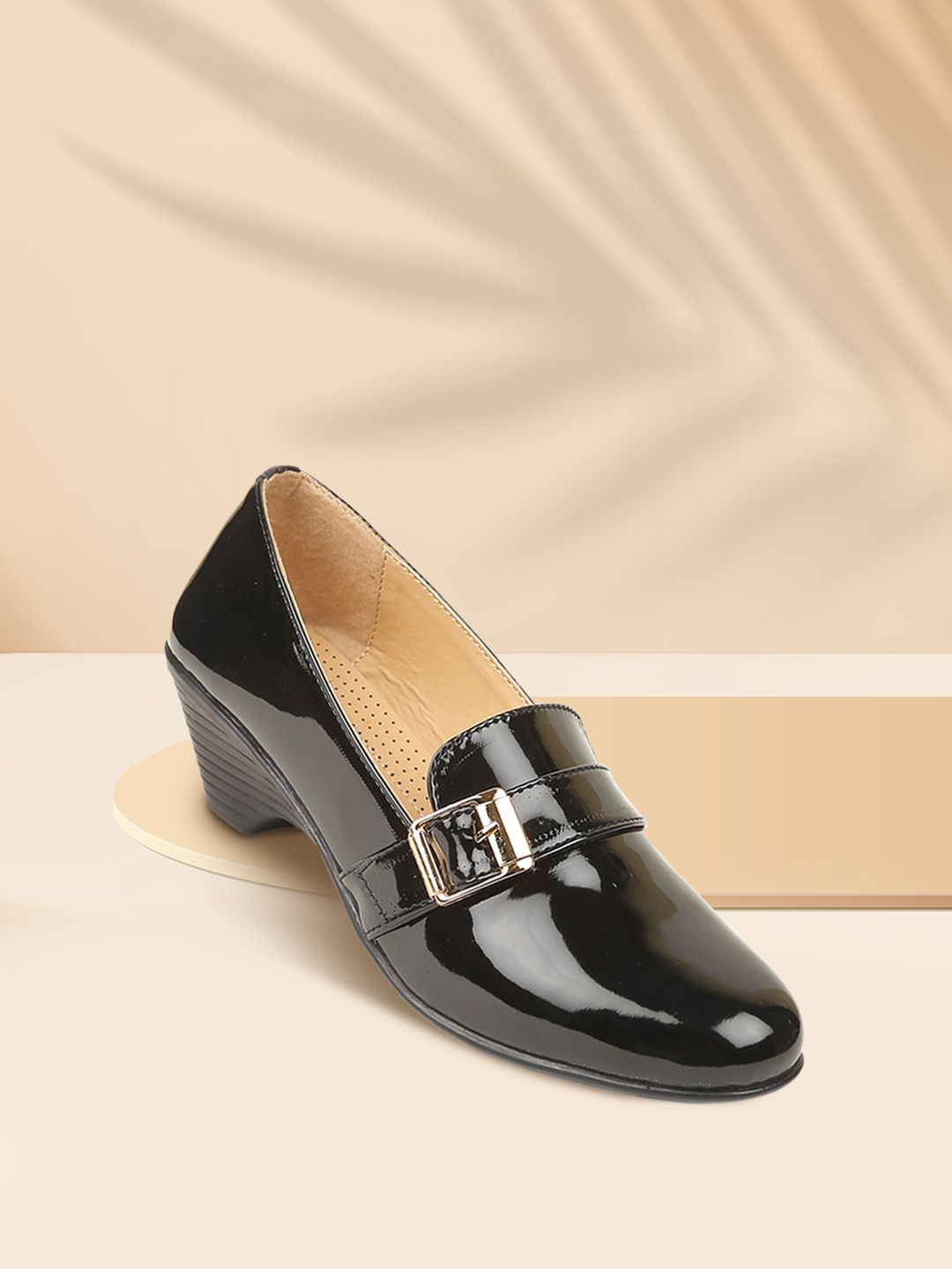 VALIOSAA Women Black Solid Pumps Price in India