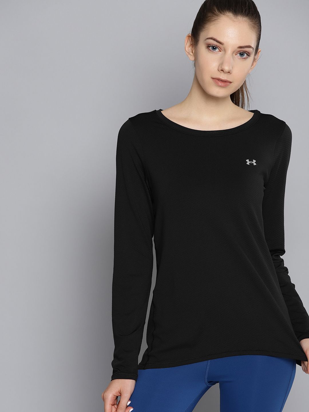 UNDER ARMOUR Women Black Self Design HeatGear T-shirt Price in India