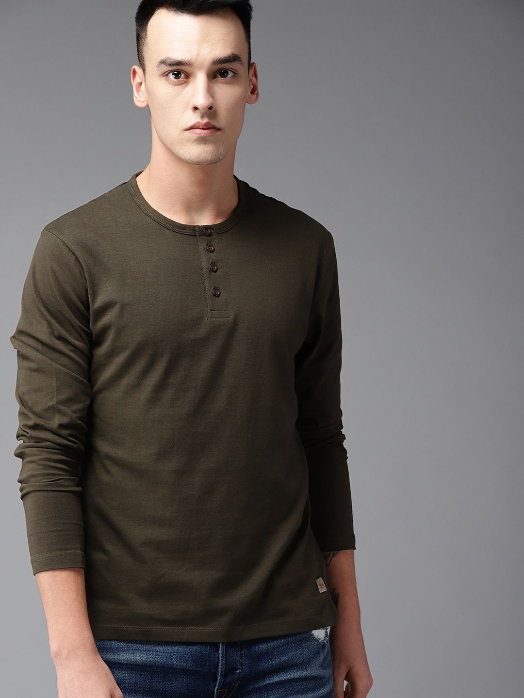 The Roadster Lifestyle Co Men Olive Green Solid Round Neck T-shirt