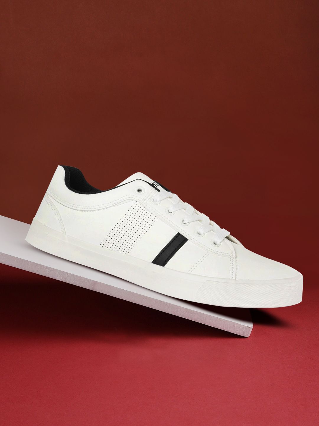 Wrogn men hot sale white sneakers