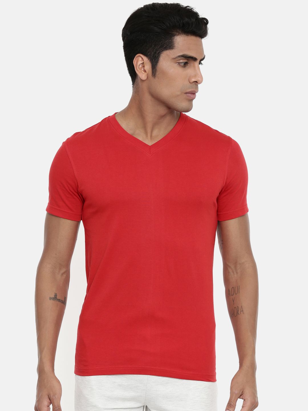 zebu Men Red Solid V-Neck Lounge T-shirt 1ZVHT