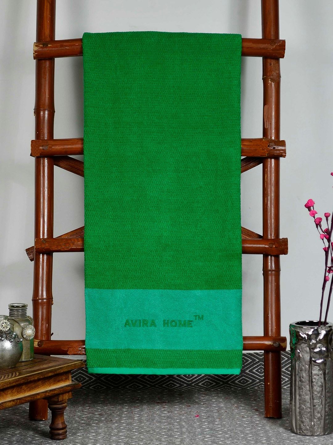 Avira Home Green Solid 650 GSM Bath Towel Price in India