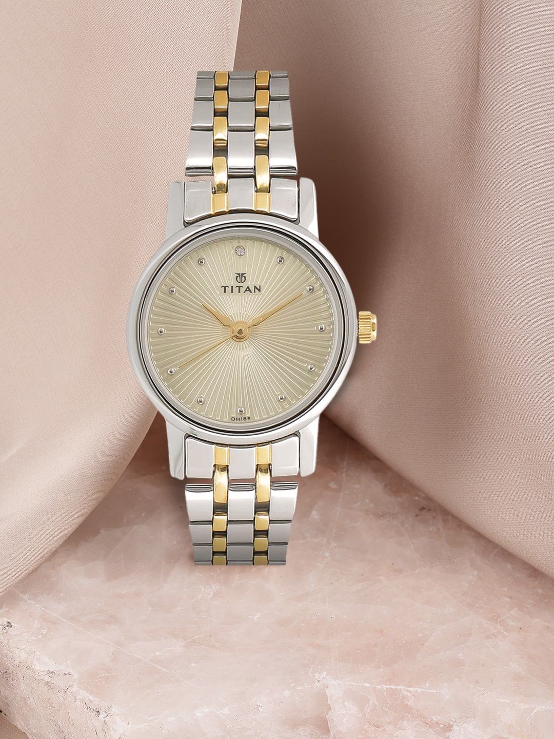 Titan Women Gold-Toned & Silver-Toned Analogue Watch Price in India