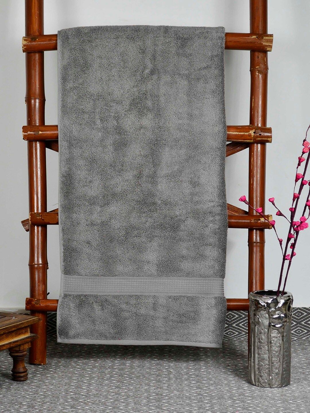 Avira Home Grey Solid 550 GSM Cotton Bath Towel Price in India