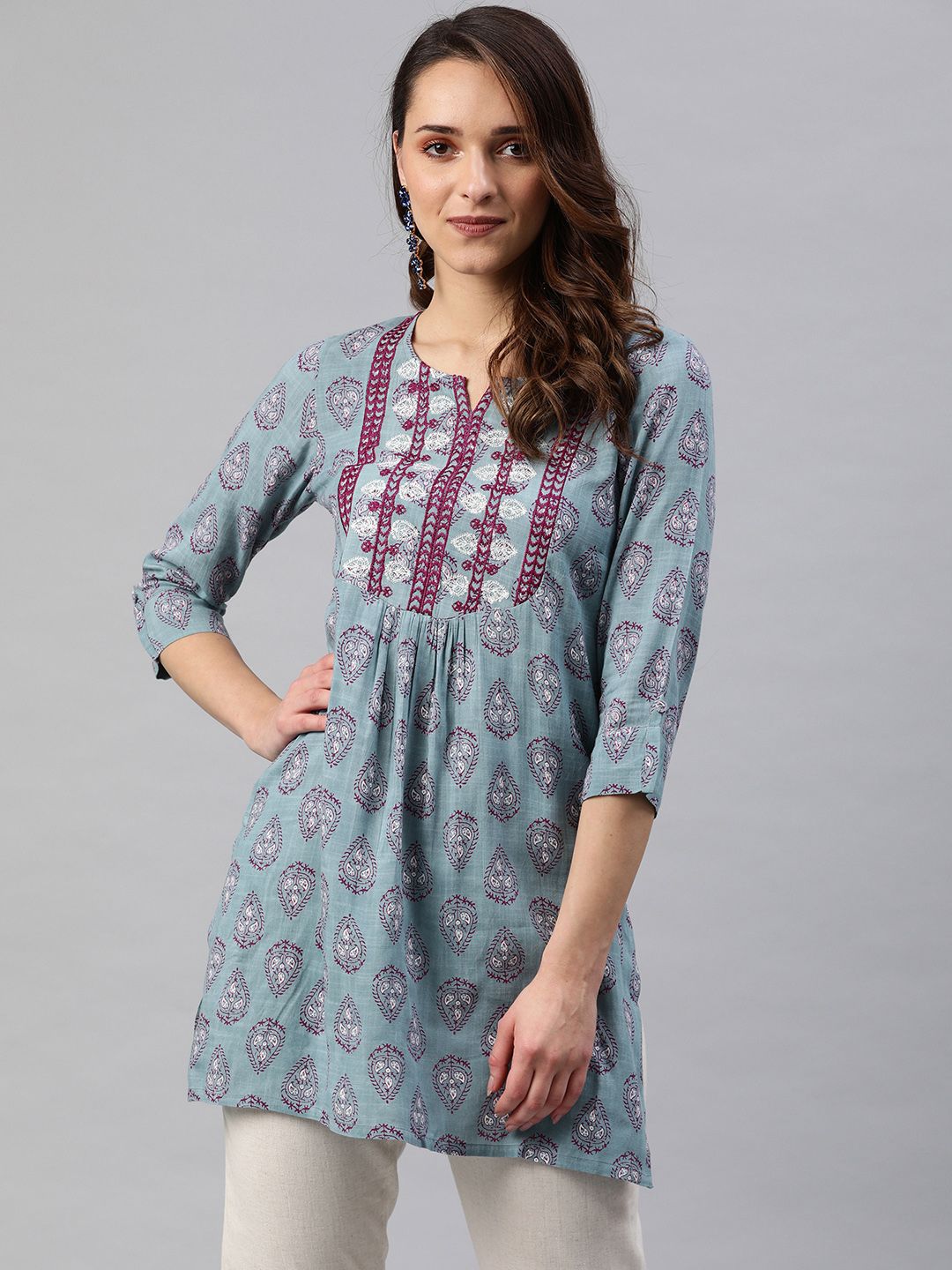 Rain & Rainbow Women Grey & Pink Printed Straight Kurti Price in India