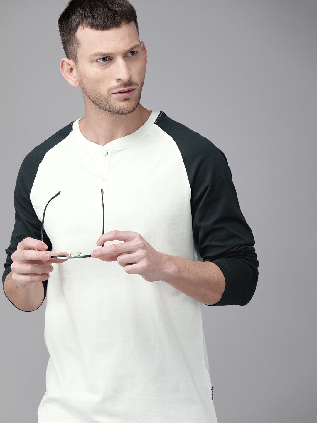 The Roadster Lifestyle Co Men White Solid Henley Neck Pure Cotton T-shirt