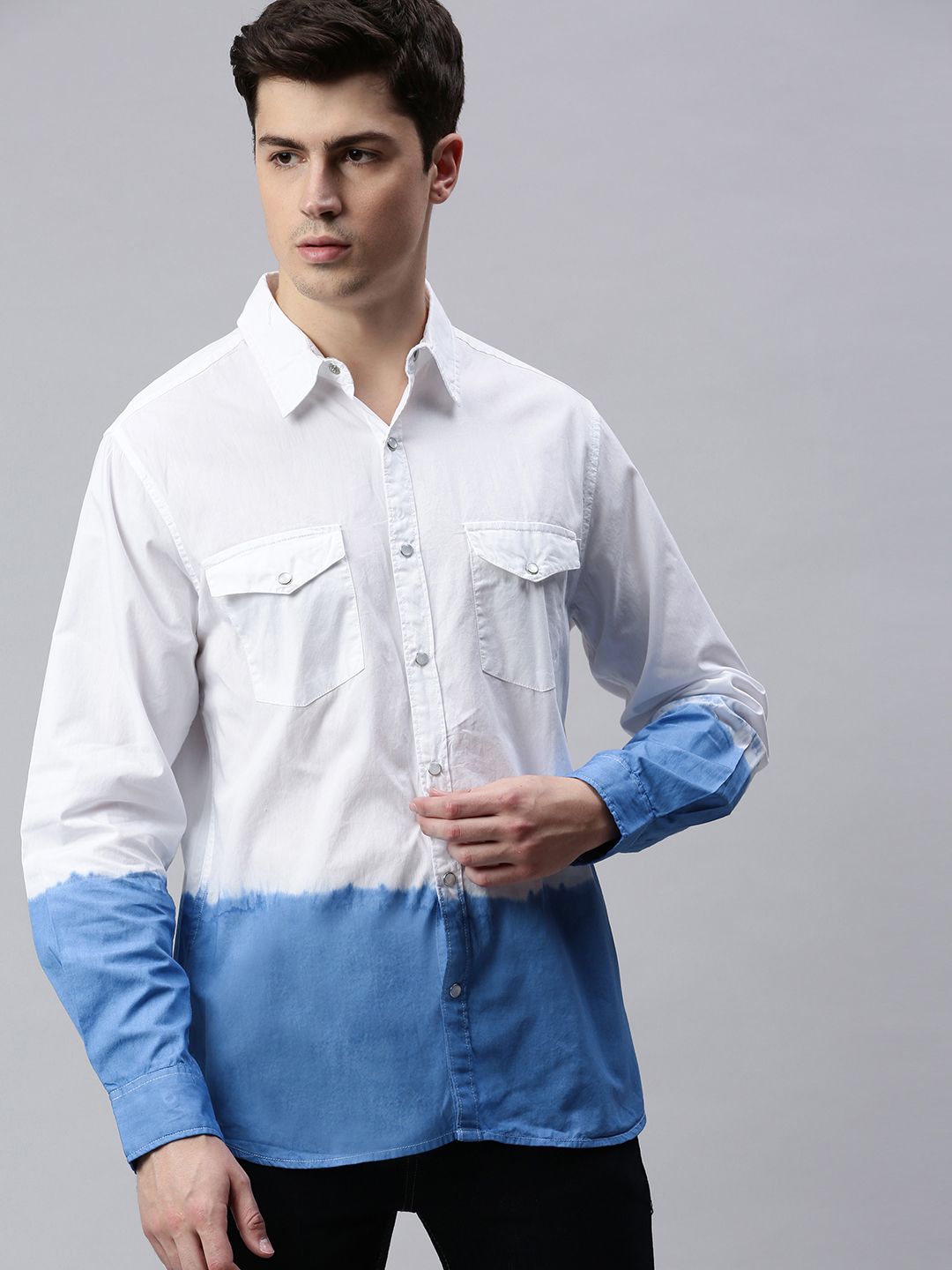 Kook N Keech Men White & Blue Regular Fit Ombre Casual Shirt