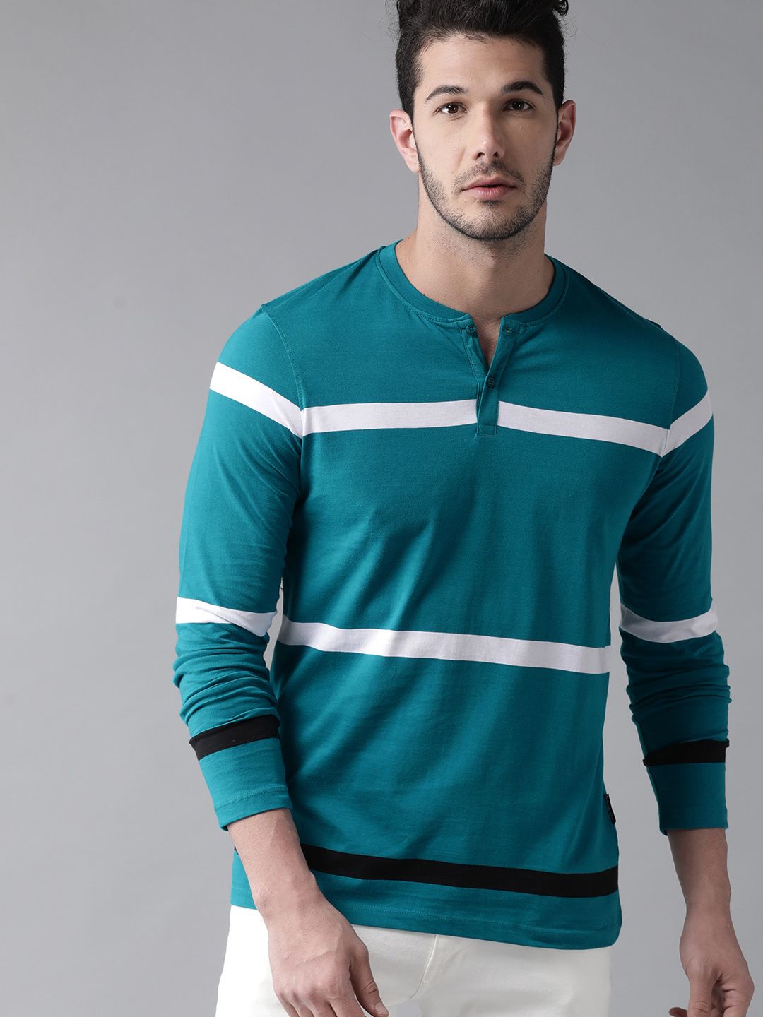 Roadster Men Blue & White Striped Henley Collar T-shirt