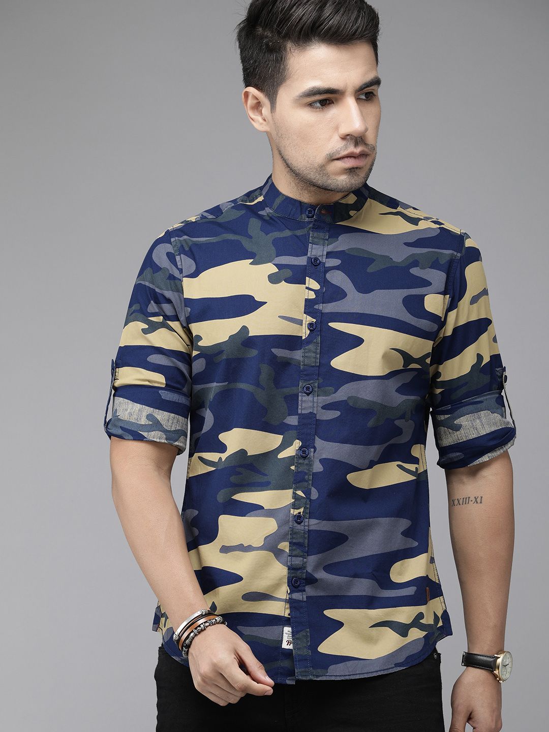 Roadster Men Blue & Beige Regular Fit Camouflage Printed Casual Shirt