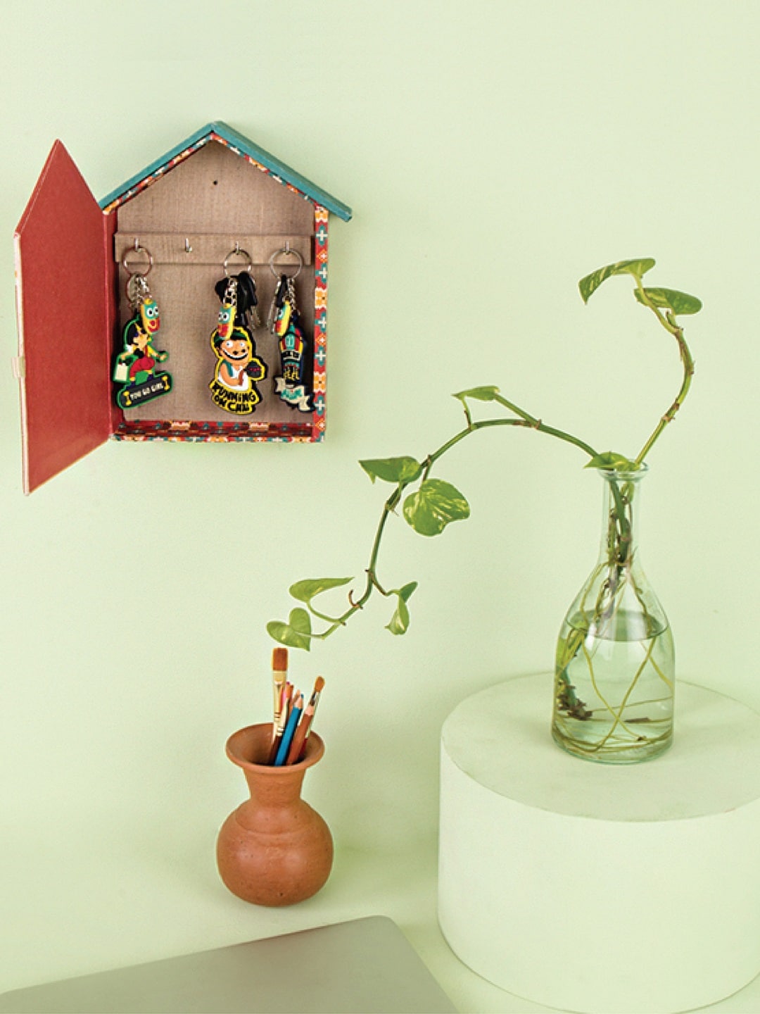 Chumbak Off White & Turquoise Blue Printed Hooked On Wall Home Key Holder Price in India