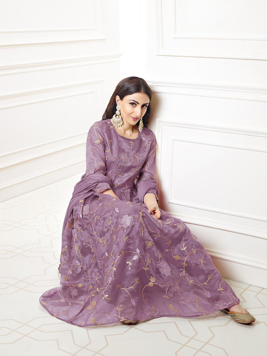 House of Pataudi Women Purple & Gold-Toned Embroidered Kurta Set Price in India