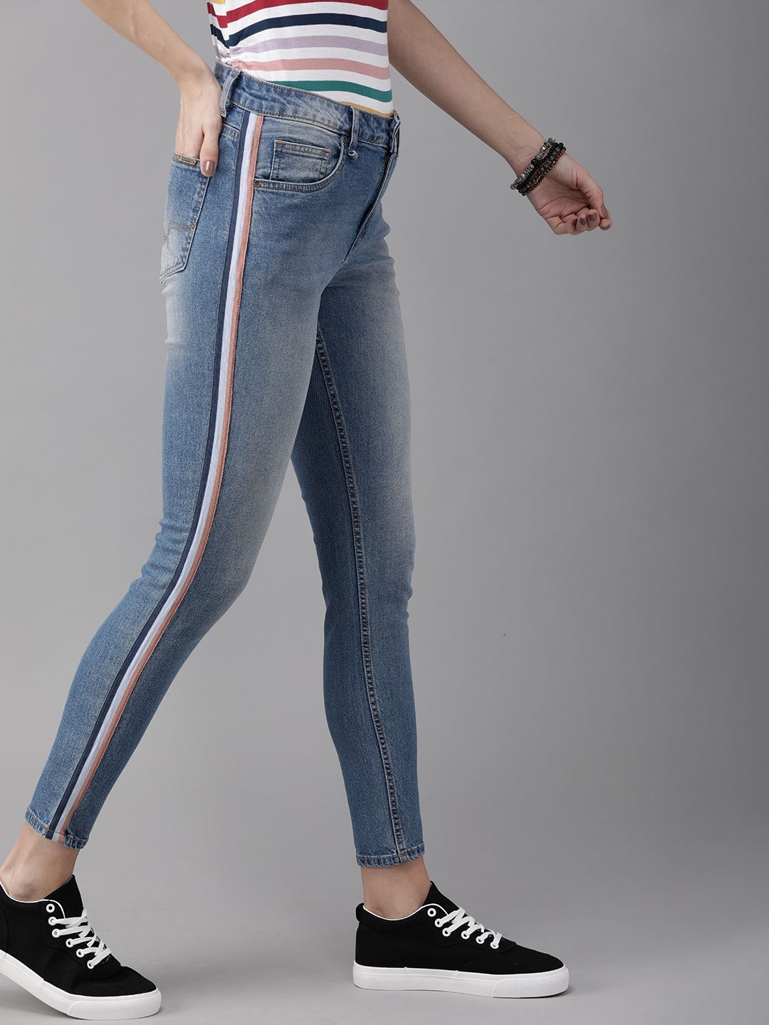The Roadster Lifestyle Co Women Blue Skinny Fit Mid-Rise Clean Look Stretchable Jeans Price in India