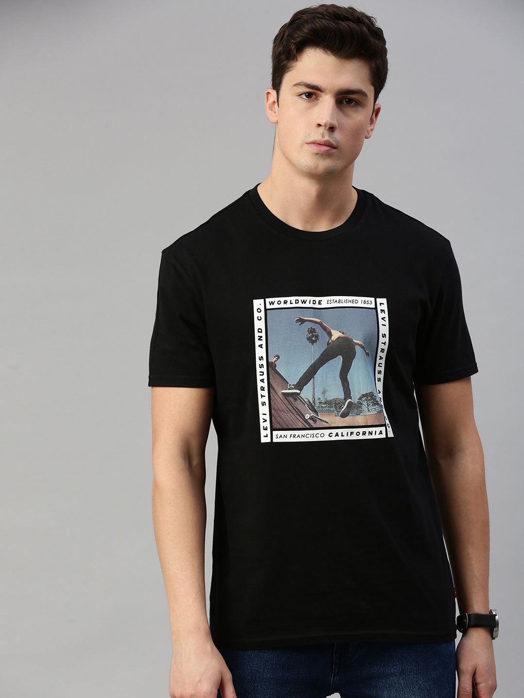 Levis Men Black Graphic Printed Round Neck T-shirt