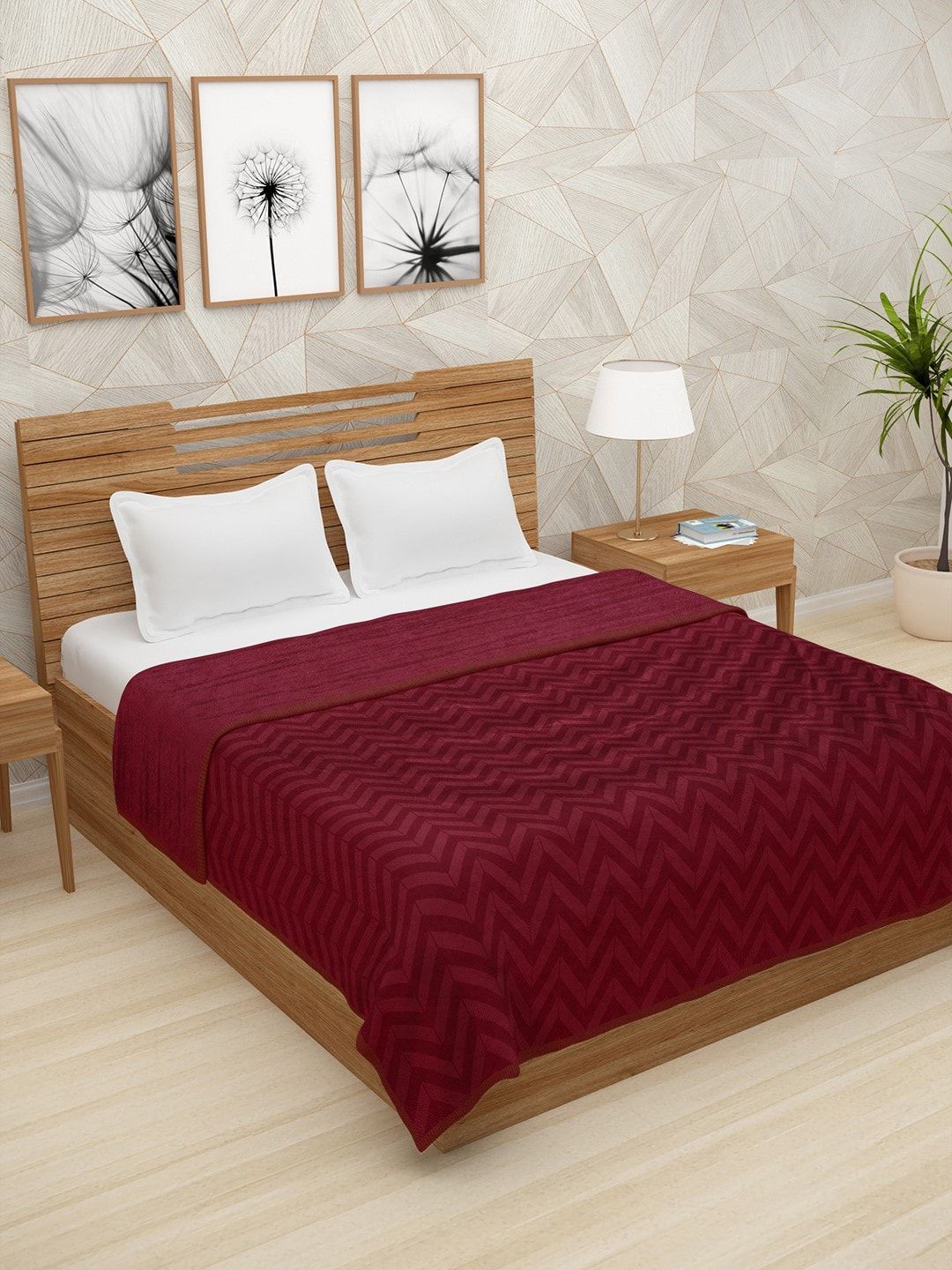 Story@home Maroon Geometric Print AC Room 400 GSM Double Bed Blanket Price in India