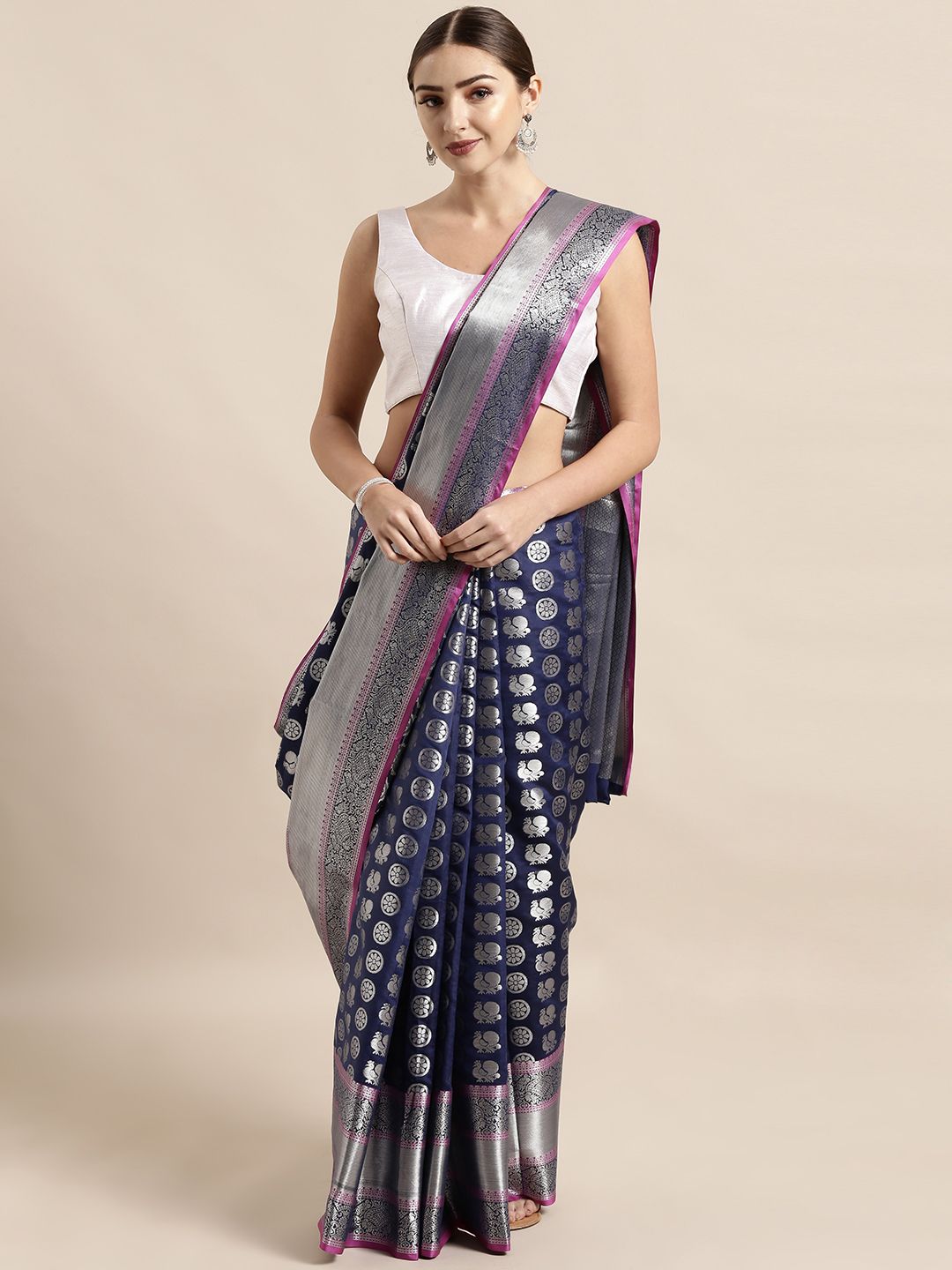 VASTRANAND Navy Blue & Silver-Toned Silk Blend Woven Design Kanjeevaram Saree