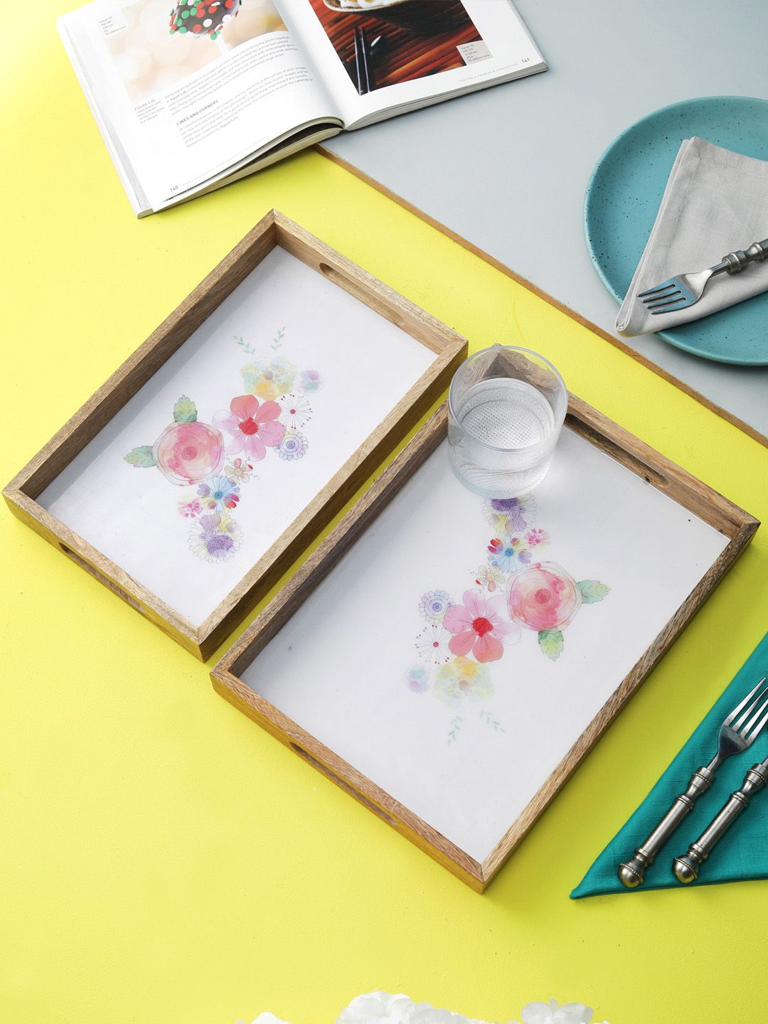 VarEesha Set of 2 Beige & White Floral Delight Mango Wood Rectangular Trays Price in India