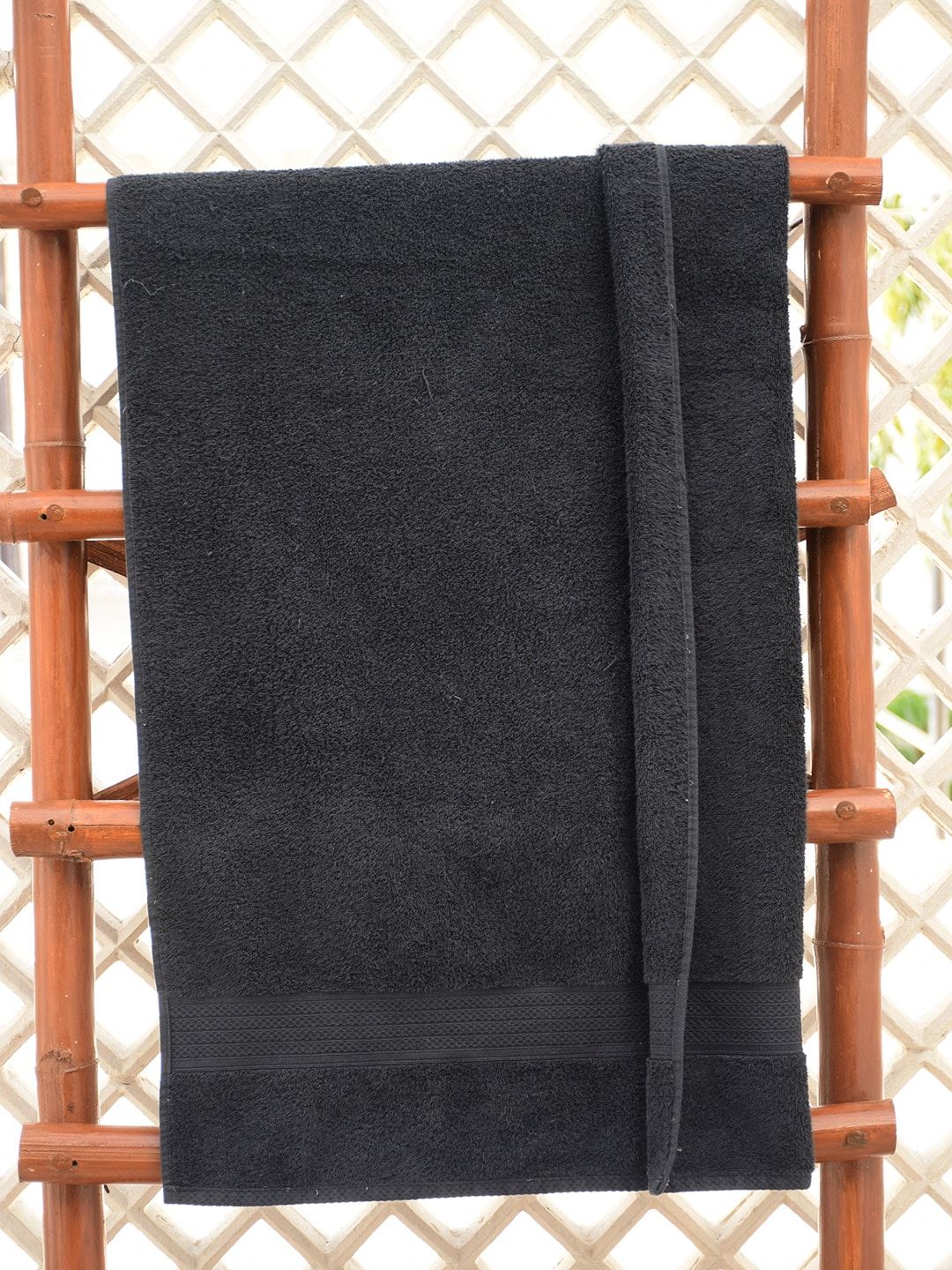 Avira Home Black Solid Cotton 650 GSM Bath Towel Price in India