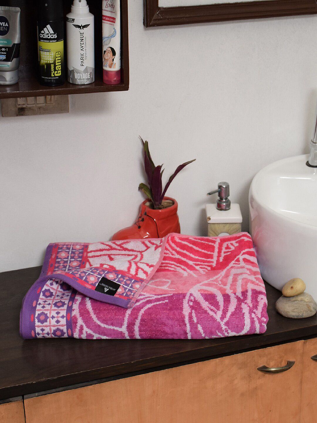 Avira Home Pink & Purple Printed Cotton 400 GSM Bath Towel Price in India