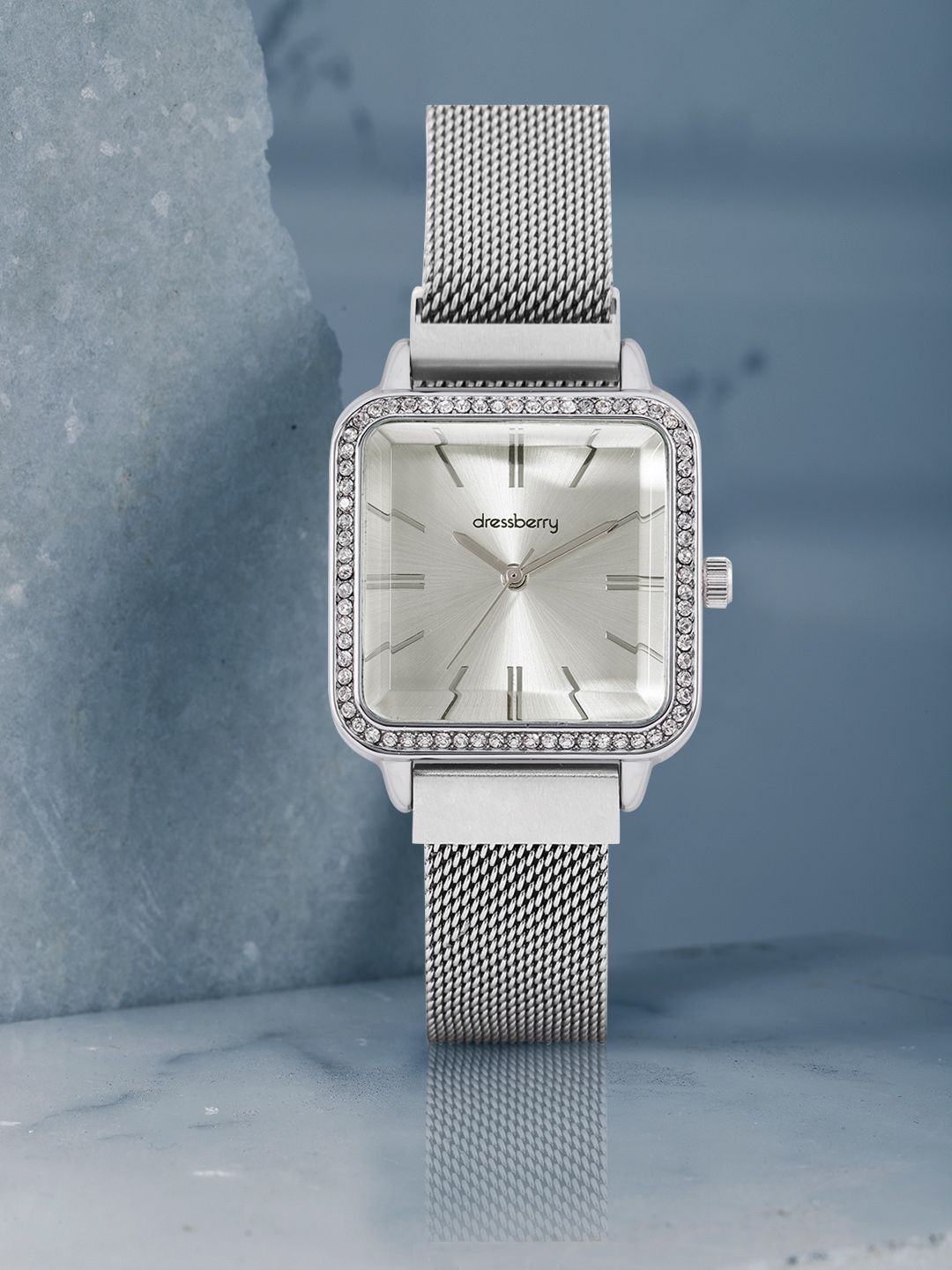 DressBerry Women Silver-Toned Analogue Watch MFB-PN-CHR-S1918