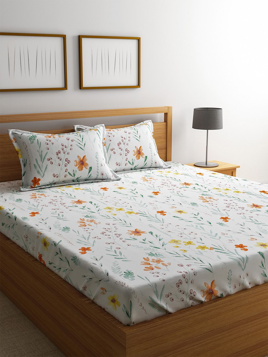 URBAN DREAM White & Orange Floral 210 TC Cotton 1 Queen Bedsheet with 2 Pillow Covers Price in India