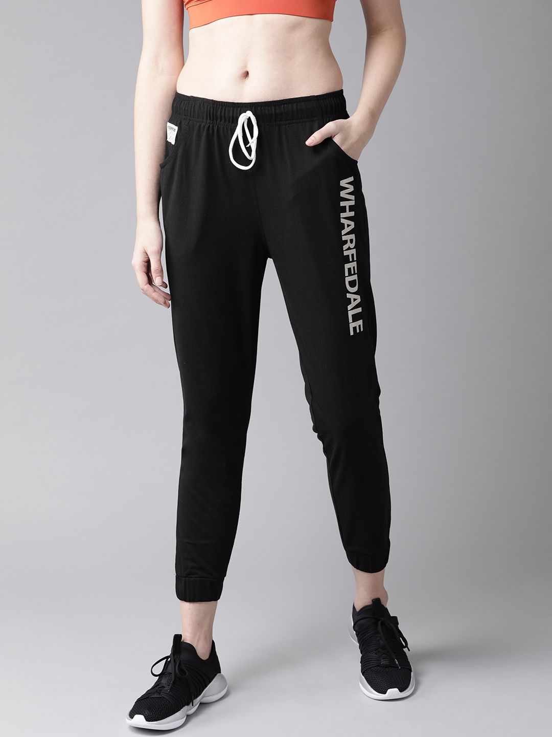 Hubberholme Women Black Slim Fit Solid Cropped Joggers Price in India
