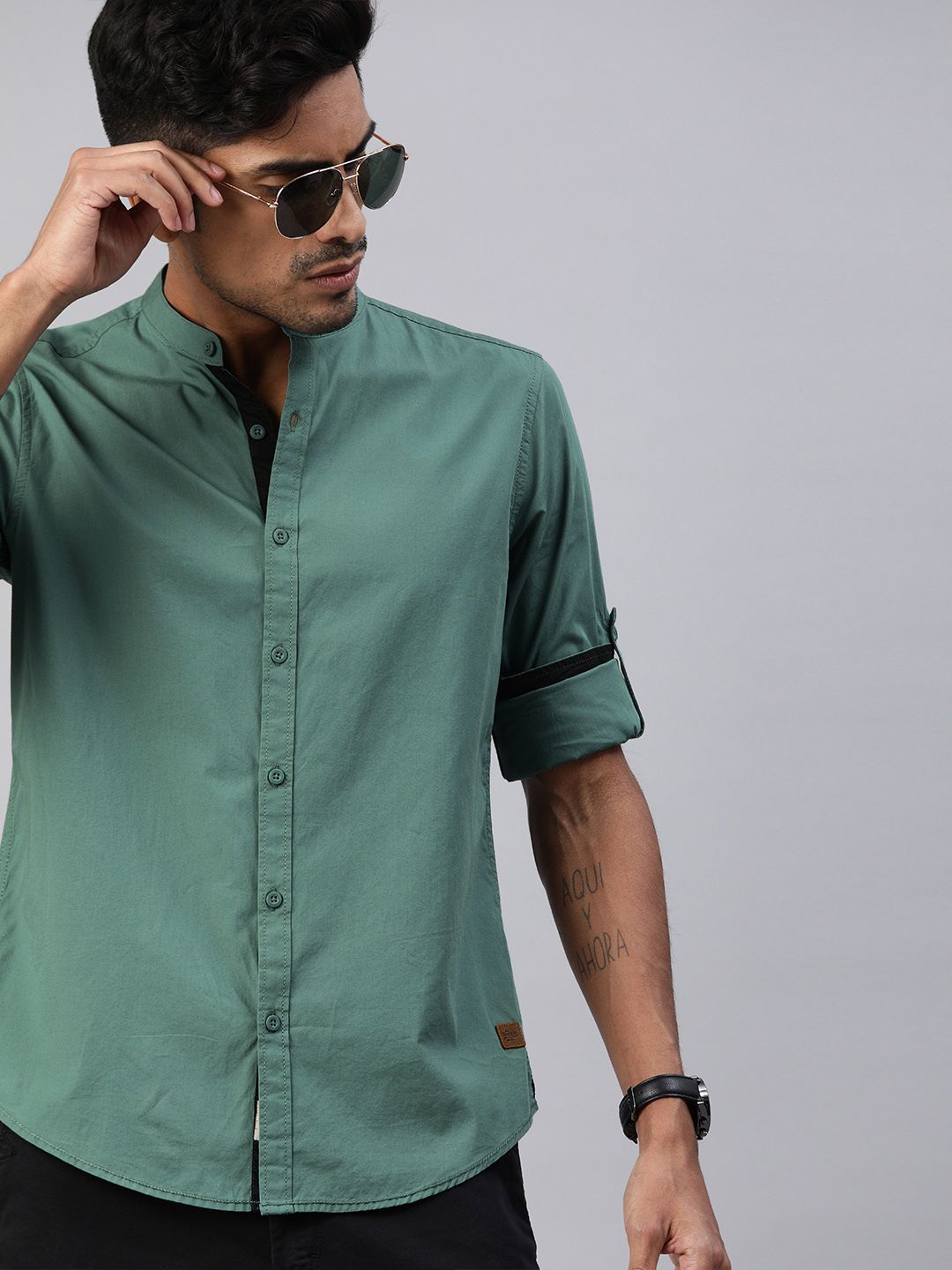 Roadster Men Green Regular Fit Solid Casual Shirt