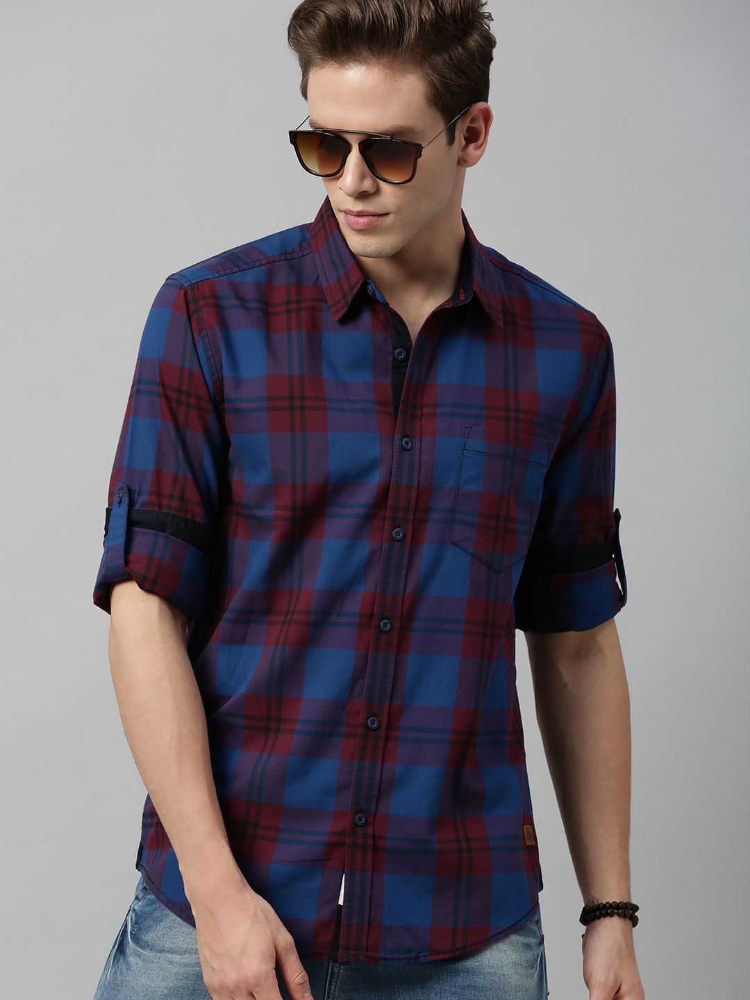 Roadster Men Blue & Maroon Regular Fit Checked Casual Shirt