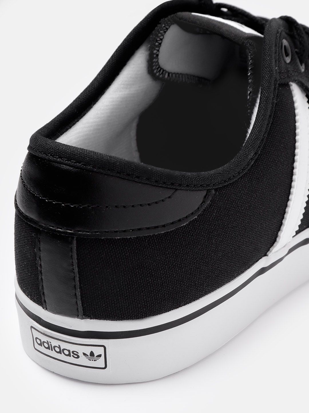 Buy ADIDAS Originals Men Black SEELEY Sneakers - Casual Shoes for Men  11352920 | Myntra