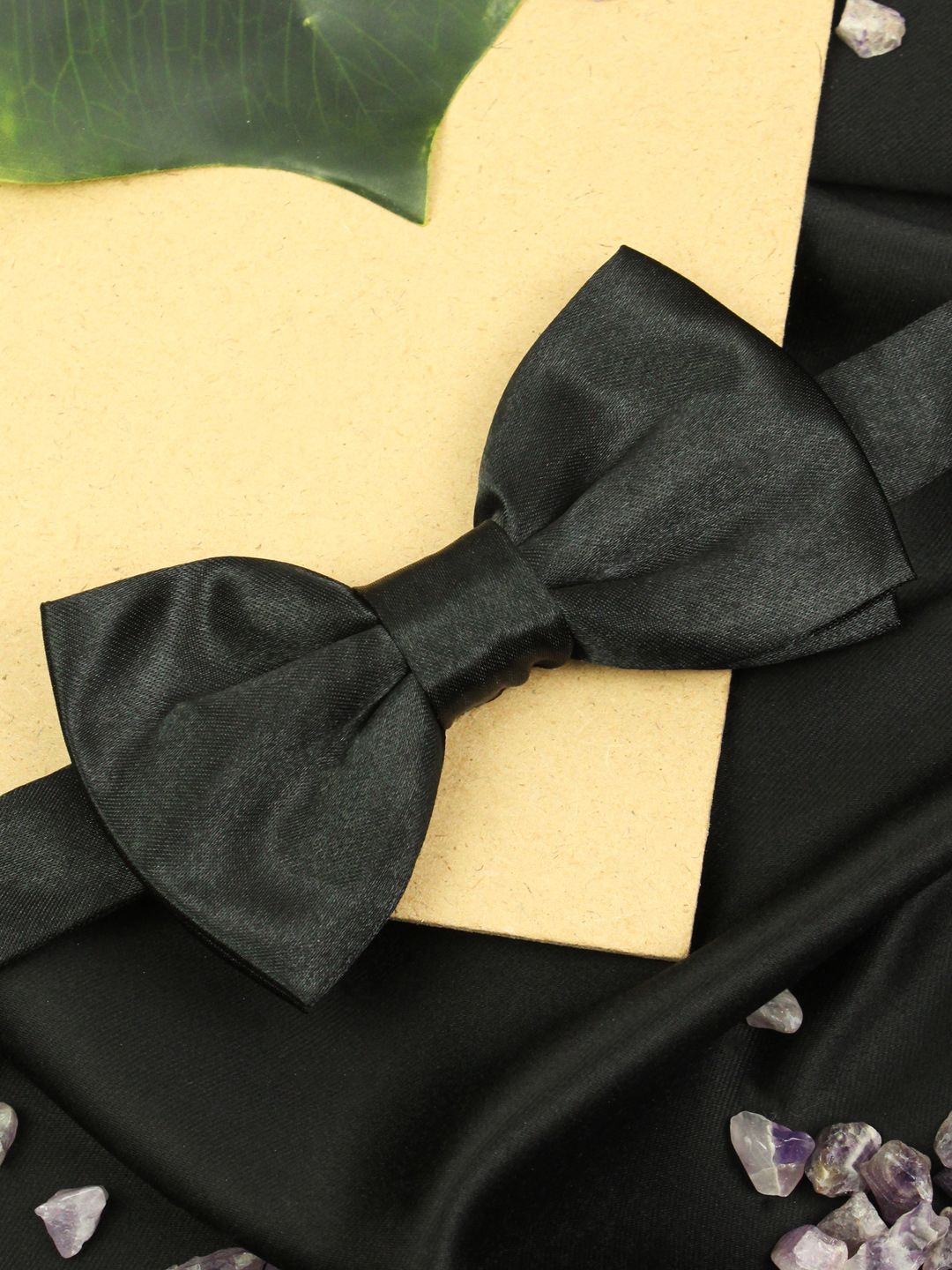 PELUCHE Black Solid Bow Tie