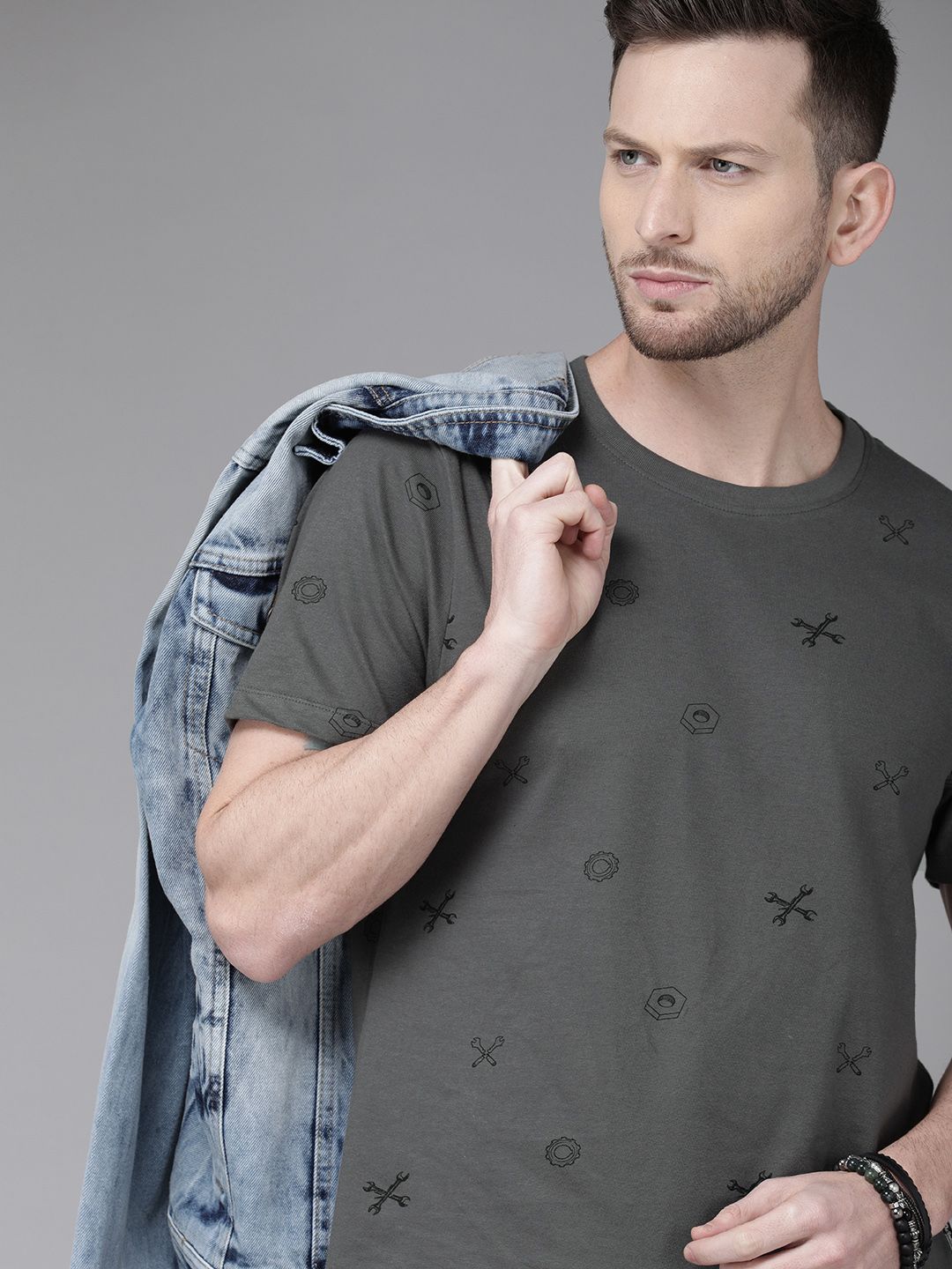 Roadster Men Charcoal Grey Printed Round Neck Pure Cotton T-shirt