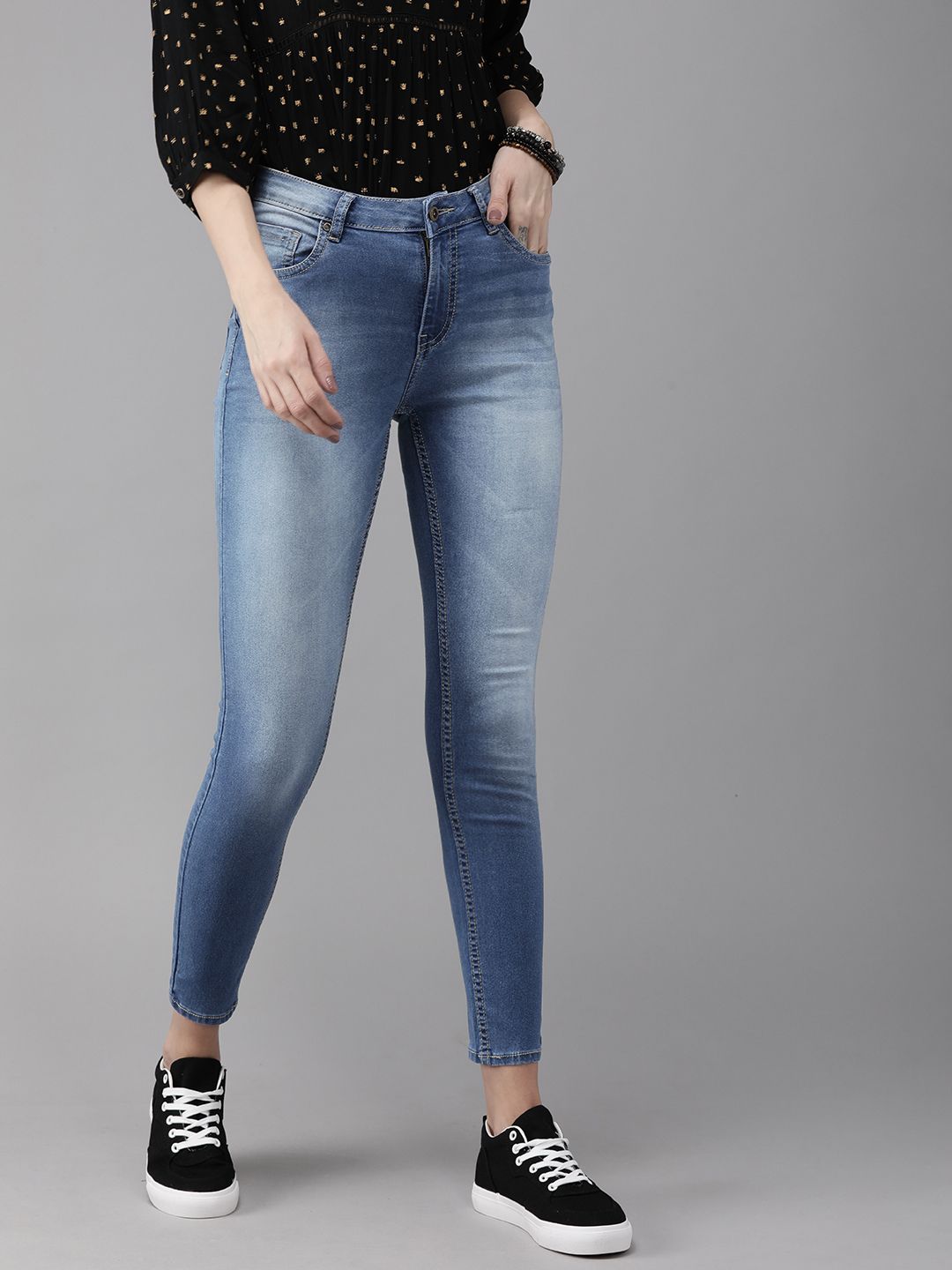 Roadster Women Blue Skinny Fit Mid-Rise Clean Look Stretchable Jeans Price in India