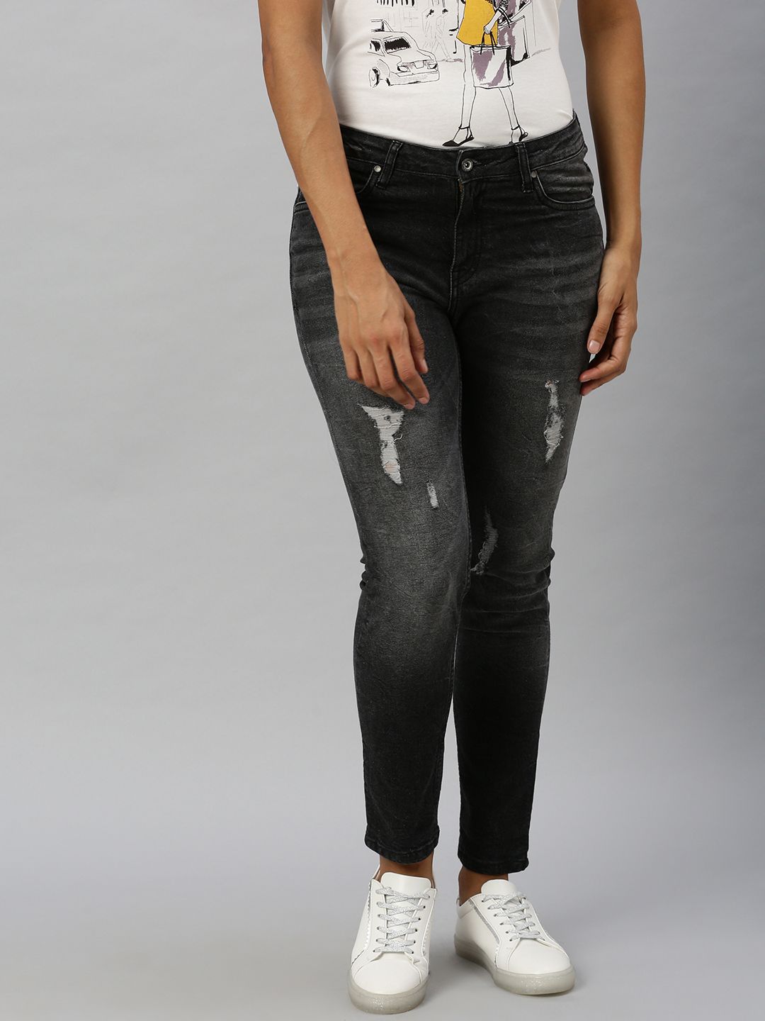 Roadster Women Black Skinny Fit Distressed Stretchable Antiviral Protective Finish Jeans Price in India