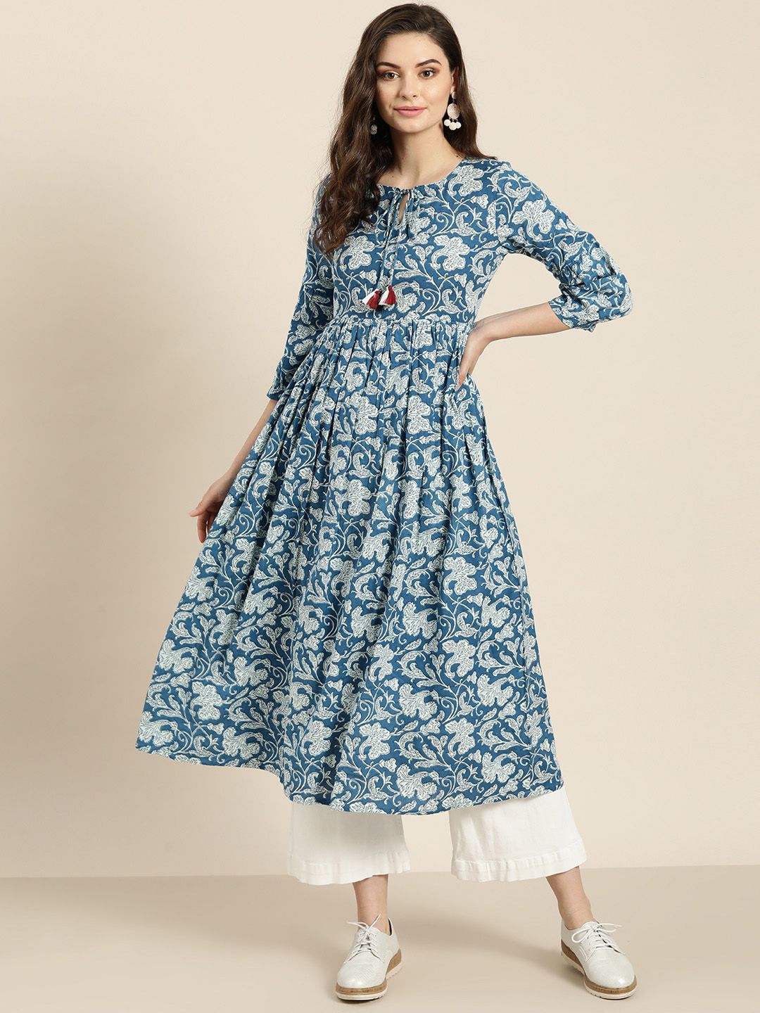 Shae by SASSAFRAS Women Blue & Off-White Printed Anarkali Kurta