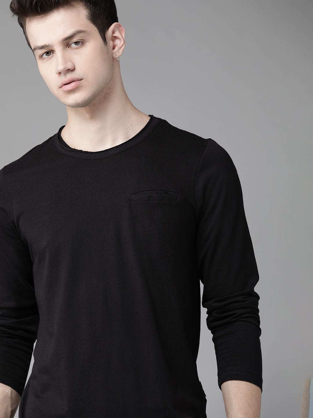Roadster Men Black Solid Round Neck Pure Cotton T-shirt