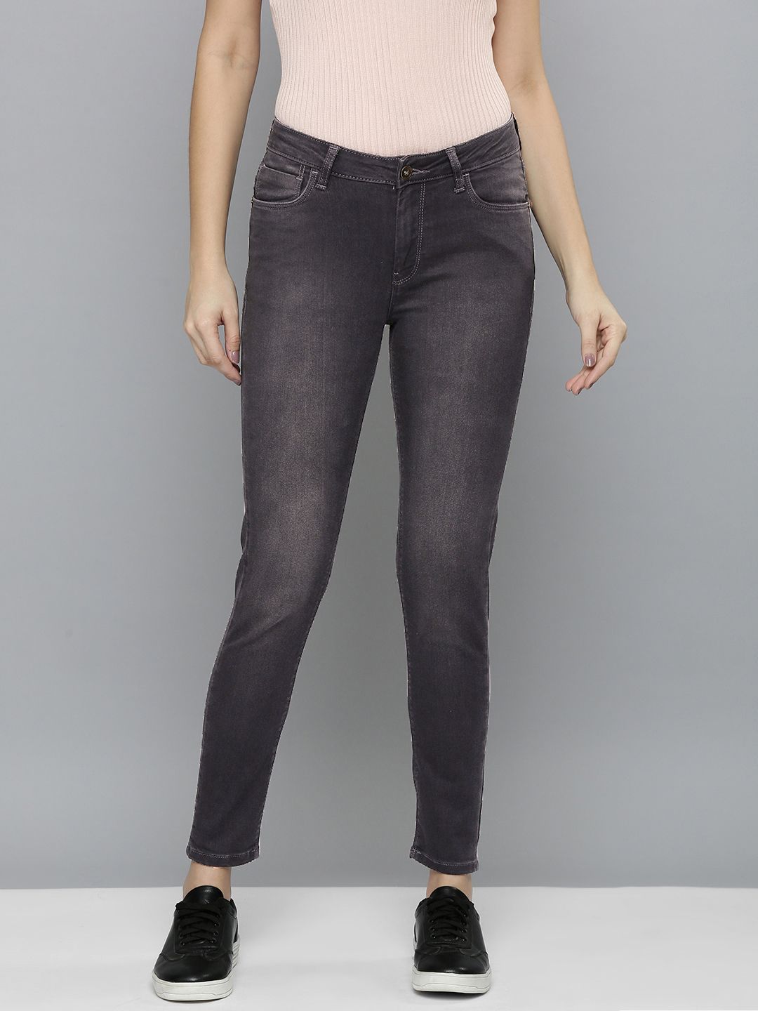 Flying Machine Women Black Veronica Super Skinny Fit Light Fade Stretchable Jeans Price in India
