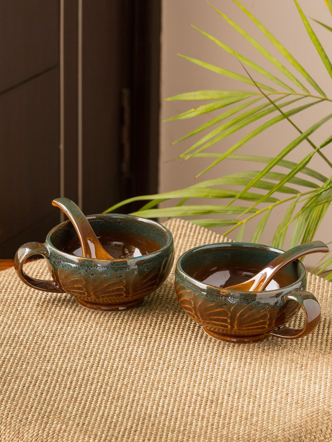 ExclusiveLane Amber & Teal' Studio Pottery Brown Leaf Ceramic Dishwasher and Microwave Safe 4 Piece Dinner Set