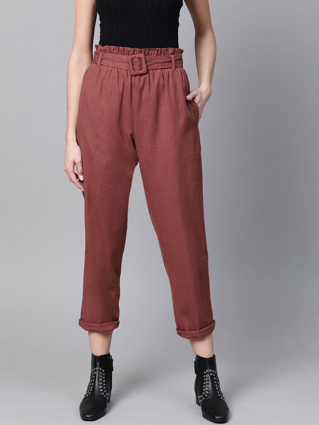 SASSAFRAS Women Burgundy Tapered Fit Solid Cropped Regular Trousers With Belt