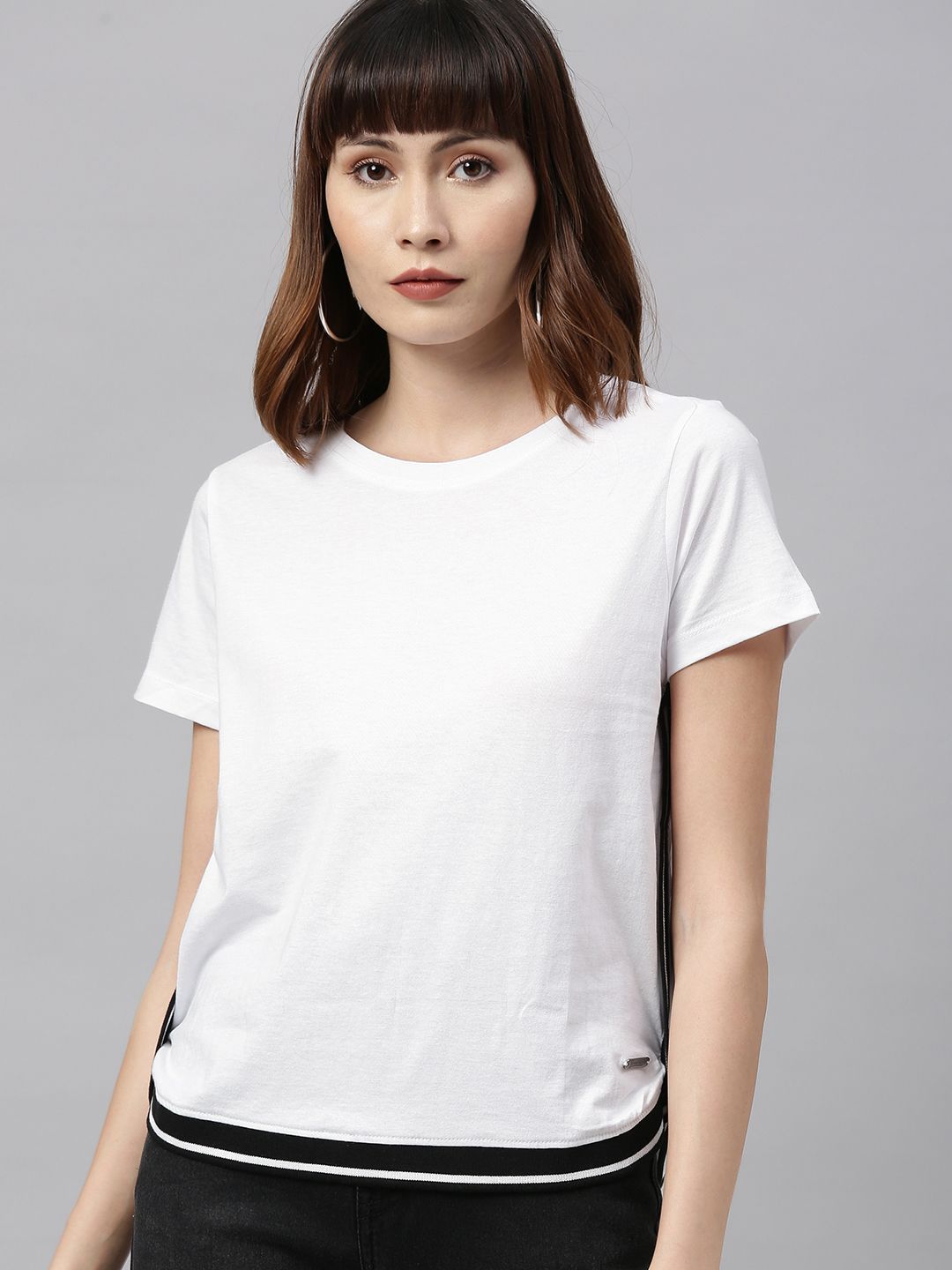 Roadster Women White Solid Round Neck T-shirt with Curved Hem