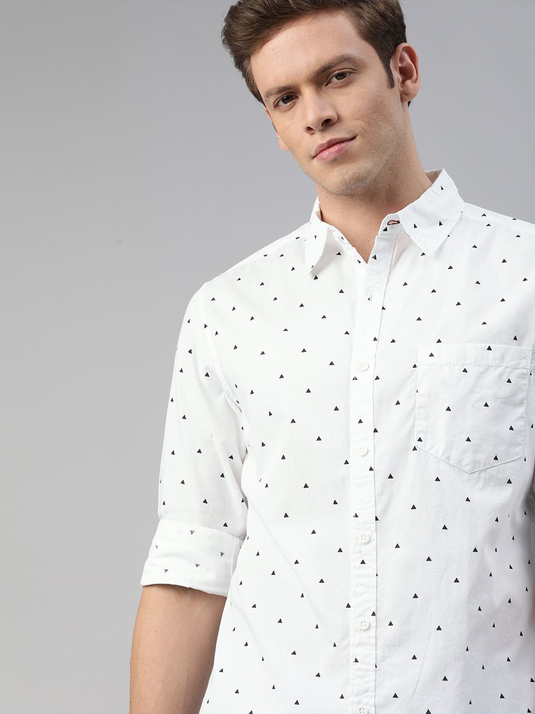 Roadster Men White & Black Regular Fit Printed Casual Shirt