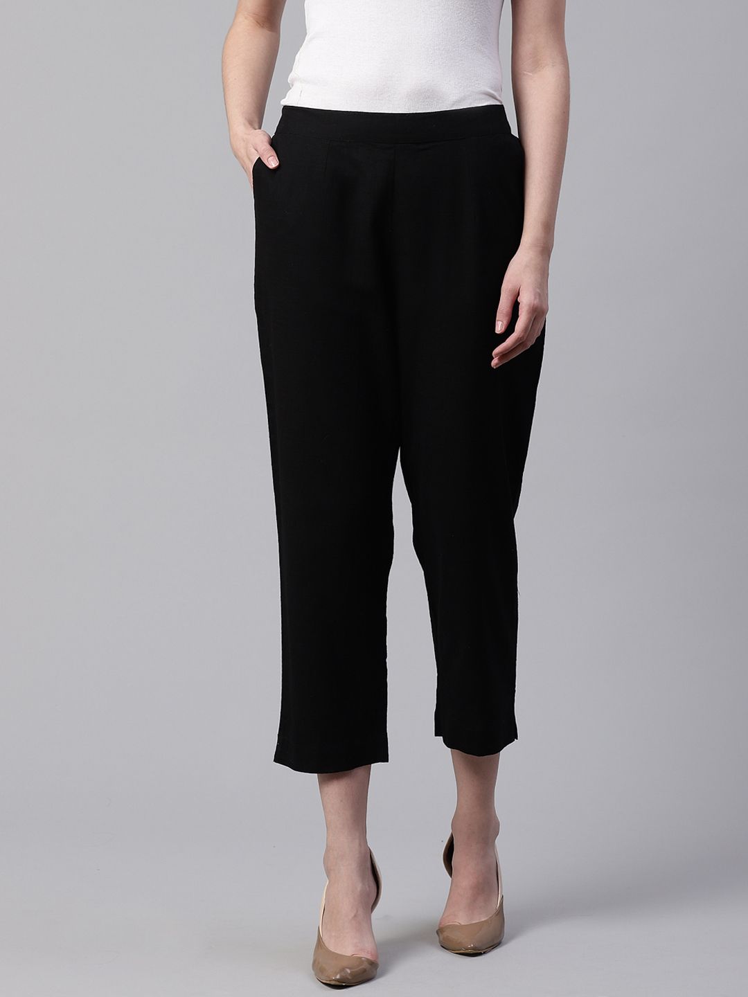 Divena Women Black Slim Fit Solid Cropped Trousers Price in India